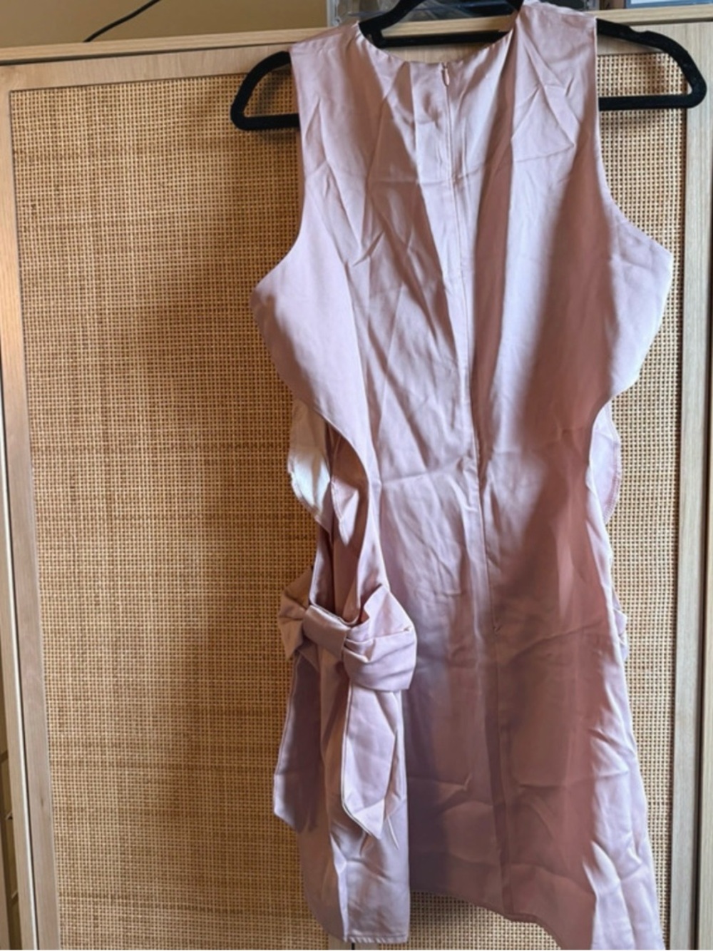 ❤️Final Price. Missguided satin cut-out waist bow detail mini dress - Picture 4 of 10